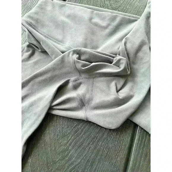 Fabletics High Waisted Mesh PureLuxe 7/8 Leggings Lavender Light Purple Sz Large - Picture 9 of 11